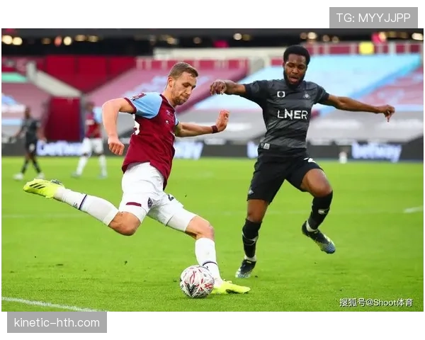 伊万·佩里西奇本赛季在英超表现稳健，攻防两端持续提升