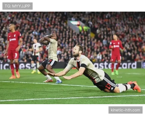 阿贾克斯关键比赛表现不佳，对争冠形势产生影响