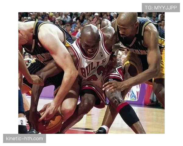 乔丹无球切入主导关键回合，改变比赛走势